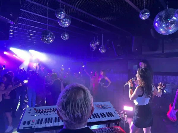 BandScape sorgt als Liveband und Partyband mit energiegeladenen Live-Auftritten für Stimmung bei Events, Feiern und Firmenanlässen in der Schweiz.