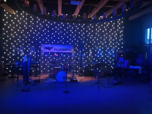 dezente Livemusik begleitet Apéro und Networking bei Corporate Event in der Schweiz